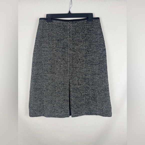 Ann Taylor Dresses & Skirts - Ann Taylor Black and White Herringbone Skirt